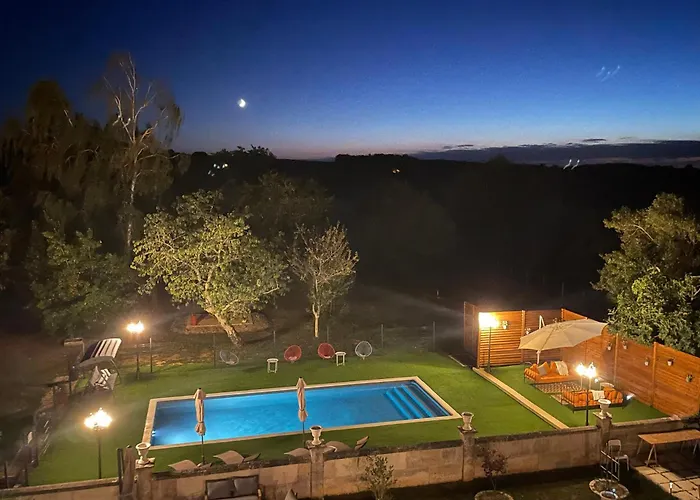 Alojamento de Acomodação e Pequeno-almoço Le Grand Berger D'hotes 4*